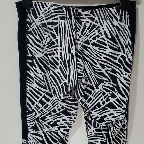 NIKE athletic leggings - Picture 4 of 7